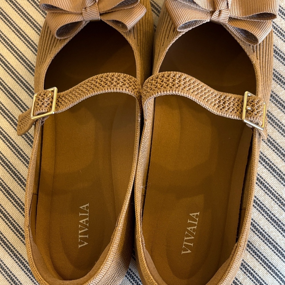 VIVAIA Women's Tan Square Toed Mary Jane Flats - Picture 9 of 14